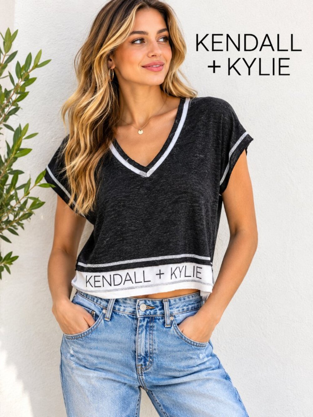 Kendall Kylie Black White Cropped V Neck Tee Top Small